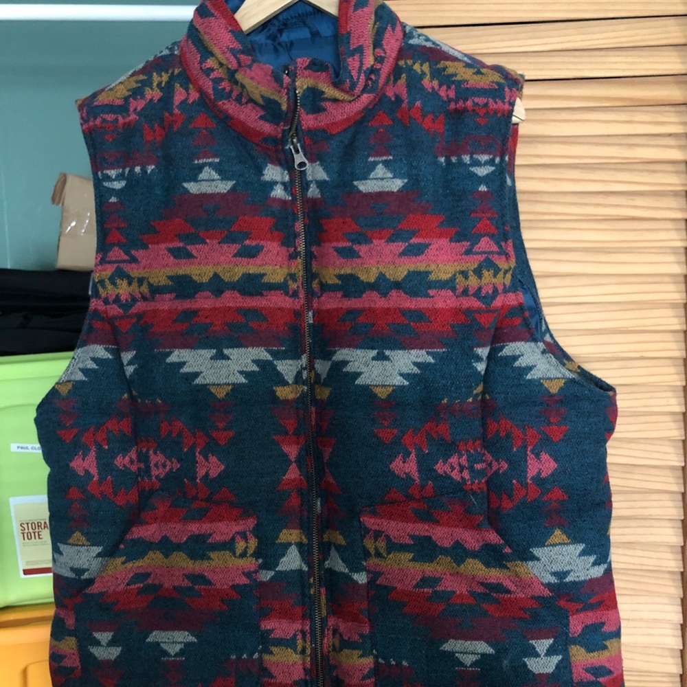 American Eagle Aztec Print Vest